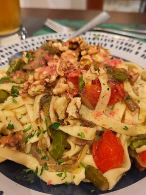 Tagliatelle mit Spargel, Artischocken und Tomaten at Da Nicola in Grunstadt