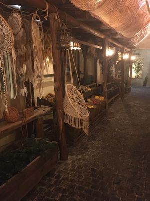 Allee qui donne au resto at Voltereta in Valencia