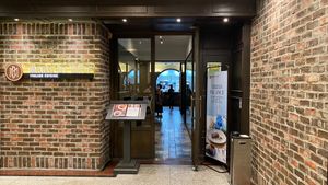 Entrance at Mano Di Chef in Seoul