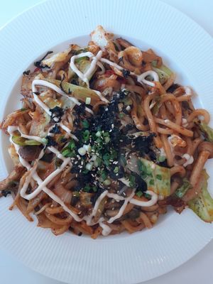 Soba noodle stirfry at LoveUrth 러브얼스 in Busan