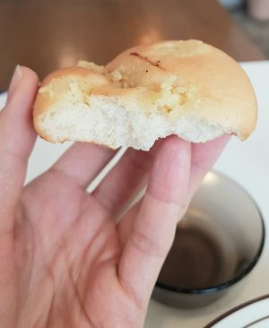 Garlic brioche - inside (note the size) at LoveUrth 러브얼스 in Busan