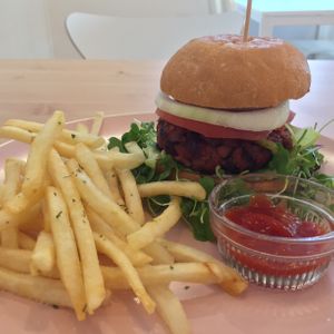 Burger set at LoveUrth 러브얼스 in Busan