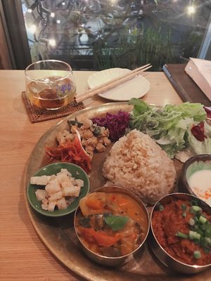 Vegan plate and rice wine 💛 at Meu Nota in Tokyo