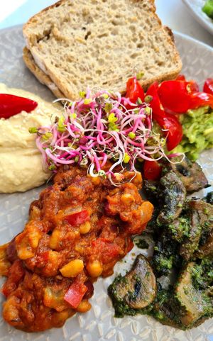 Vegan English breakfast 🌱👍 at Kisiel in Szczecin