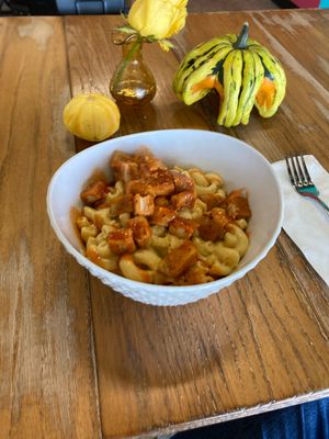 Buffalo Shicken over Mac & cheese  at La Chia Vegana  in Lake Worth