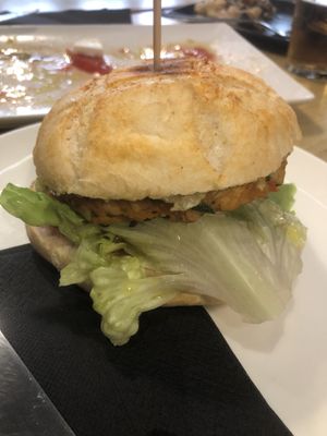Hamburguesa vegetariana  at La Inopia in Pamplona