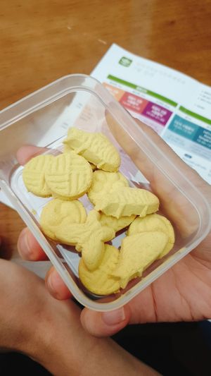 Tea foof making class(made with pine tree polleb at Korean Temple Food 한국사찰음식 in Seoul