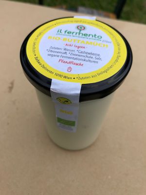 Vegan “Buttamüch” at Bio Pizzeria Vero in Vienna