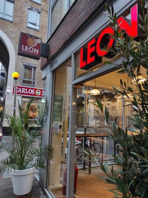 Leon at LEON - Millenium Walkway in Dublin