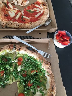 Margherita (left), Avocado (right), Strawberry Crumble (top)  at 60 Seconds to Napoli in Leipzig