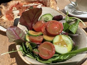 side salad  at 60 Seconds to Napoli in Leipzig