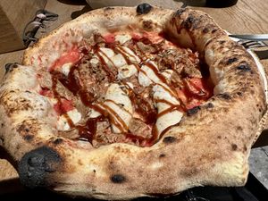 pizza "pulled pork" (vegan)  at 60 Seconds to Napoli in Leipzig