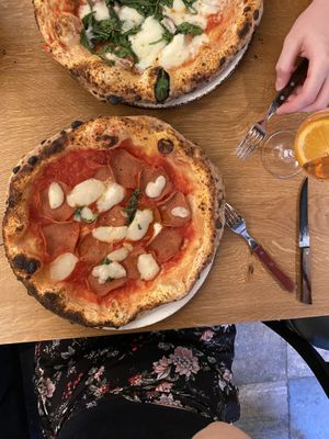 Vegan Salami Pizza at the bottom at 60 Seconds to Napoli in Leipzig
