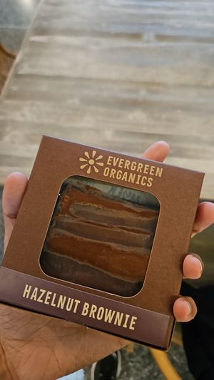 Cute little cafe. Super happy to find this gem in the airport. Sandwiches are average but the avacado toast is great. But my favourite happens to be hazelnut brownie. It's a must t at DOH - Evergreen Organics in Doha