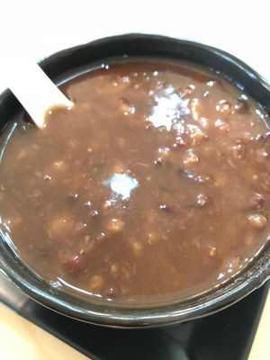 Red bean soup (dessert) at Tracy Juice Culture - Fortune Centre in Central Singapore
