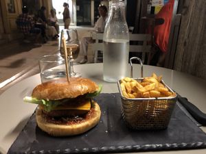 Beyond burger  at Bistrot Steak House in Saint-remy-de-provence