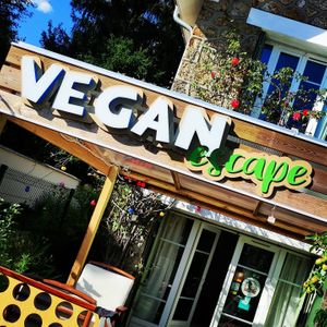 New facade at Vegan Escape in Bois-darcy