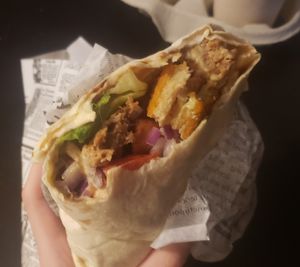 Tacos with 3 "meats" and tahini sauce at Vegan Escape in Bois-darcy