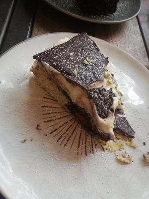 Vegan Donauwelle (tasty af) at Mono Loco in Leipzig