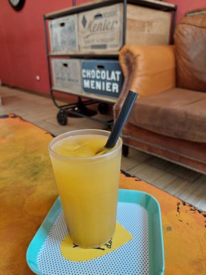 Local Juice / Passionfruit (3,50 eur) at NATH Café Thé & Co. in Cayenne