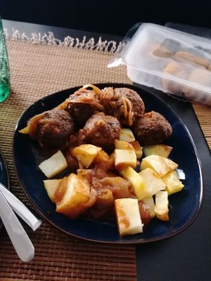 Lentil meatballs at La Petita Vegana  in Barcelona