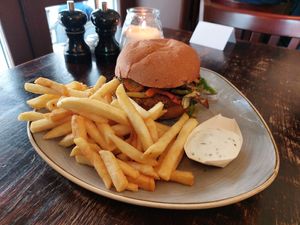 Vegan burger at Cafe Victoria in Toender