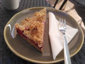 Berry crumble at Café BellaBarista in Dusseldorf