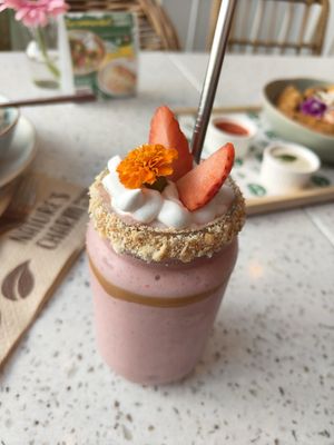 Very berry strawberry 🍓 Jan25 at Nature's Charm in Bangkok