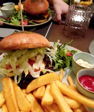 veganer barbeque burger at Helgas Kitchen in Rostock