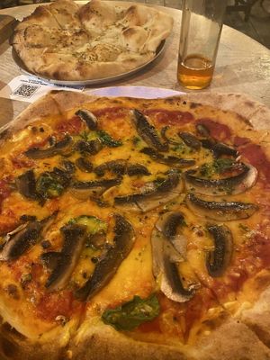 garlic bread and shroom pizza  at The Radcliffe Arms in Hitchin