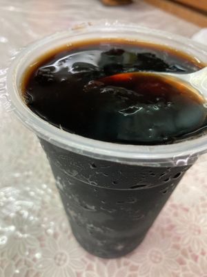 Grass jelly (仙草凍) at Xiáng Yuán SùShí 祥緣素食 in Taipei