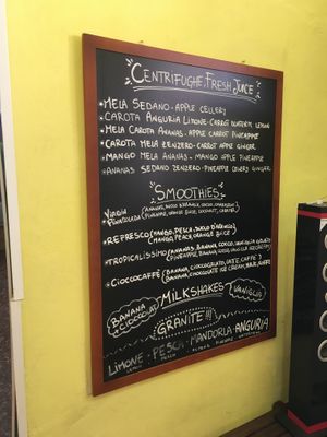 Smoothies and juices at Picnic in Noto