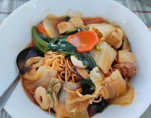 Crispy Noodle - takeaway  #Veganuary at North South East West Fusion Vegetarian Restaurant 东南西北素食融合餐馆 in Central Singapore