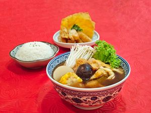Crowd pleasing favorites: Lion's mane mushroom bak kut teh rice set. at North South East West Fusion Vegetarian Restaurant 东南西北素食融合餐馆 in Central Singapore