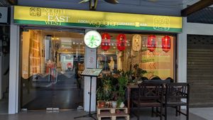 Exterior at North South East West Fusion Vegetarian Restaurant 东南西北素食融合餐馆 in Central Singapore