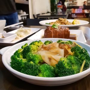 Dumplings in the background at North South East West Fusion Vegetarian Restaurant 东南西北素食融合餐馆 in Central Singapore