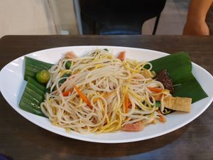 Hokkien mee at North South East West Fusion Vegetarian Restaurant 东南西北素食融合餐馆 in Central Singapore