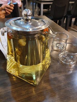 Chrysanthemum Goji tea at North South East West Fusion Vegetarian Restaurant 东南西北素食融合餐馆 in Central Singapore