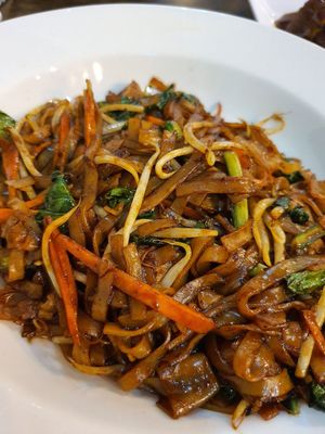Fried Kuey Teow at North South East West Fusion Vegetarian Restaurant 东南西北素食融合餐馆 in Central Singapore