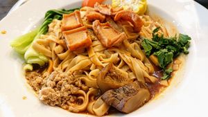 tom yam ban mian at North South East West Fusion Vegetarian Restaurant 东南西北素食融合餐馆 in Central Singapore