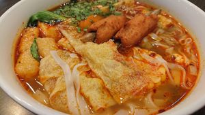 mala kway teow soup at North South East West Fusion Vegetarian Restaurant 东南西北素食融合餐馆 in Central Singapore