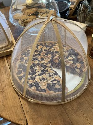 Cakes and cookies  at Maya - Kafee & Boutik in Bargeme