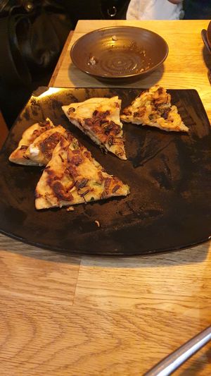 Can't remember what this was called. Let's call it Korean pizza 🍕 at Lime Orange in South West London