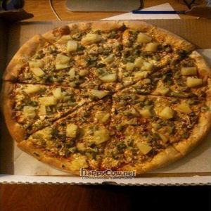 Broccoli, Pineapple, and Jalapeno Vegan Pizza with Daiya Vegan Cheese at Ed's Buffalo Wings and Pizza in Philadelphia