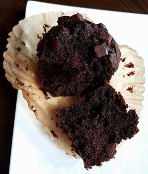 Chocolate muffin 쇼콜라 at Mangnut 망넛이네 in Seoul