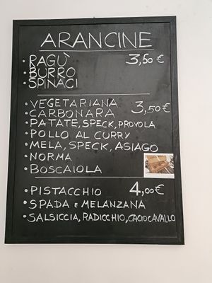 L'arancina vegetariana in realtà è vegana at Cantunera in Ragusa