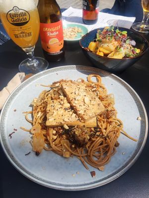 'Noodles' with tofu at Holbox in Valencia
