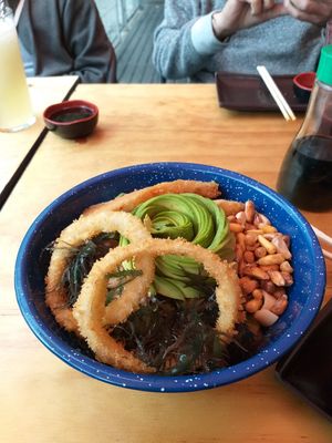 Ceviche con aros de cebolla. at Kambo Vegan Sushi in Santiago