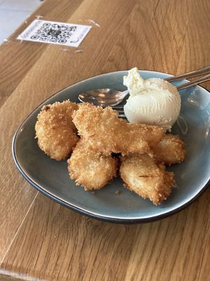 Gebackene Ananas mit Vanilleeis   at Com Chay in Mannheim