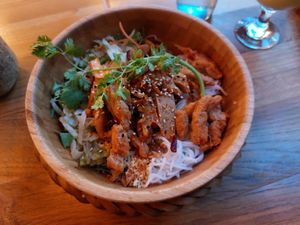 Rice noodle salad with soy schnetzel at Com Chay in Mannheim